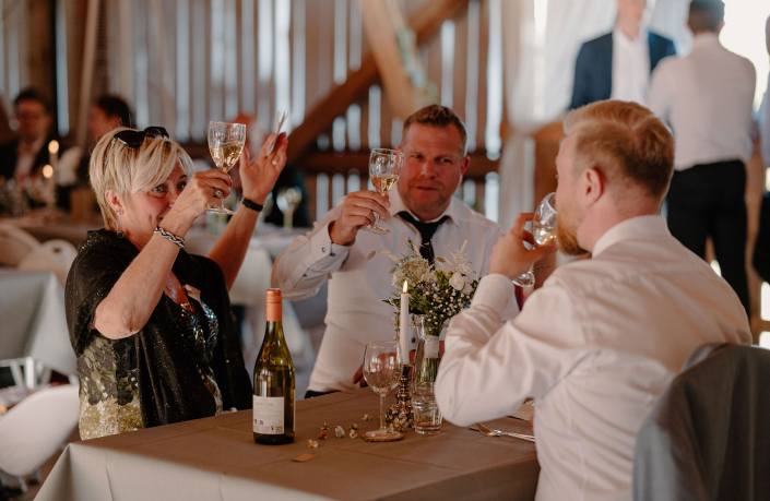 Sophia & Rasmus lantliga bröllop - foto: Ellinor Niland