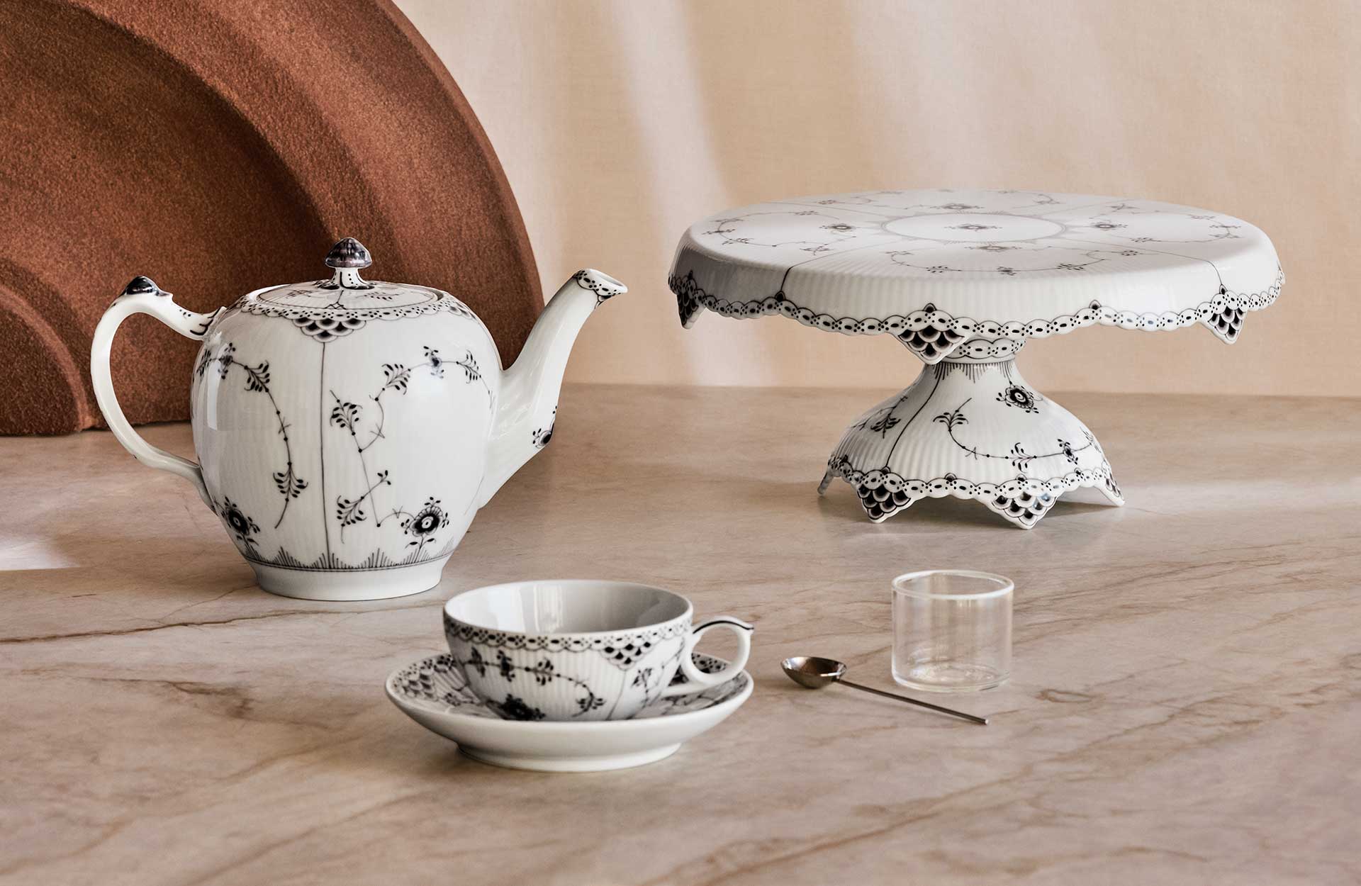 Royal Copenhagen - Black Fluted Half Lace Royal Copenhagen - Black Fluted Half Lace