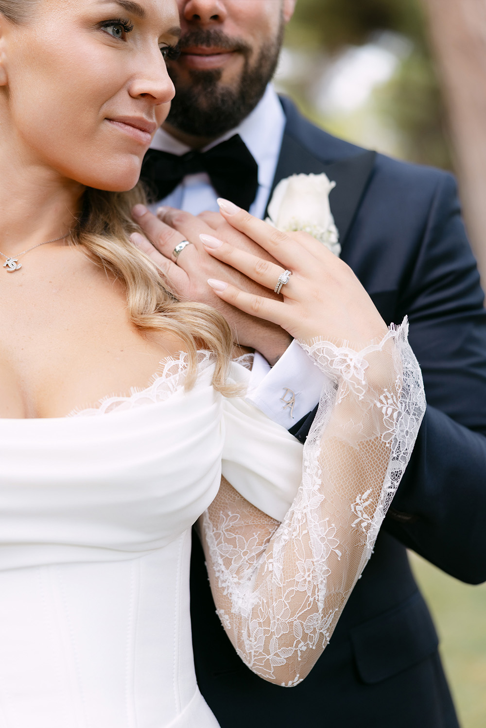 Brudparet och ringarna - Foto: Anastasiya Kotelnyk