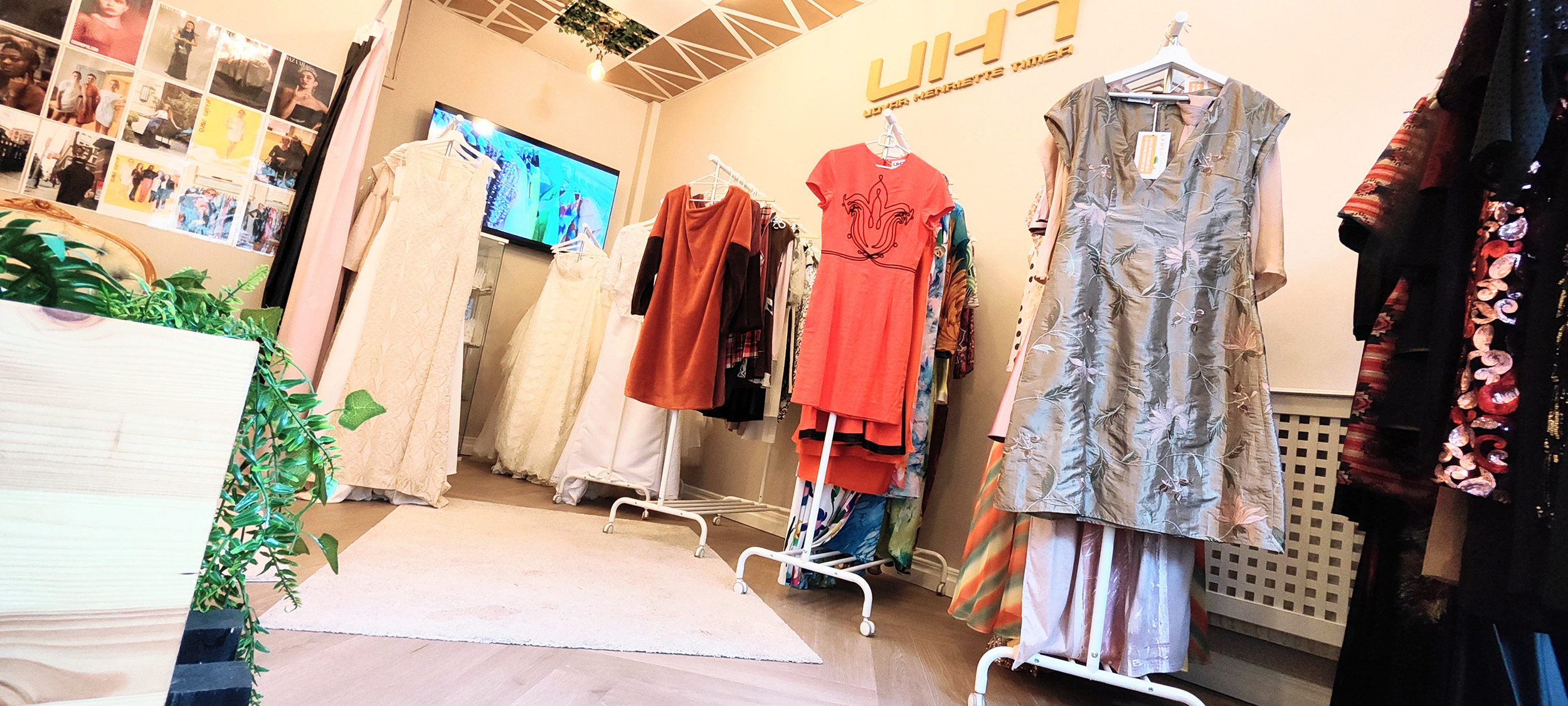 UHT FASHION HOUSE(1)