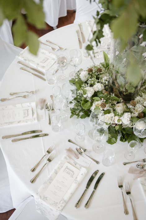 Blomsterdekorationer från Passiflora, menyer från Oh Happy