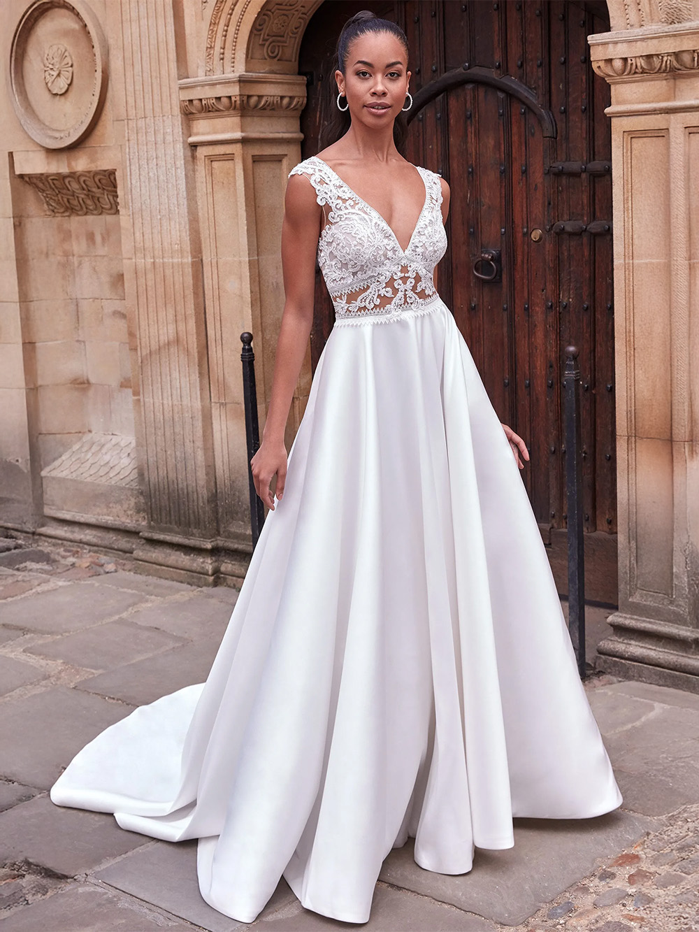 Bröllopsklänning från Adore, 13900:-