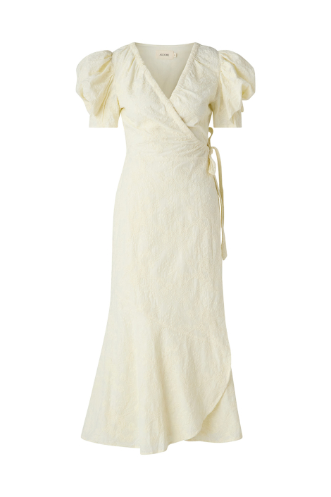 Ljusgul somrig klänning