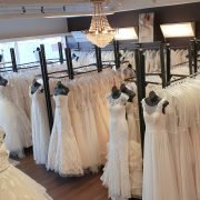 Bröllopsbutik - Anina - bröllopsklänningar