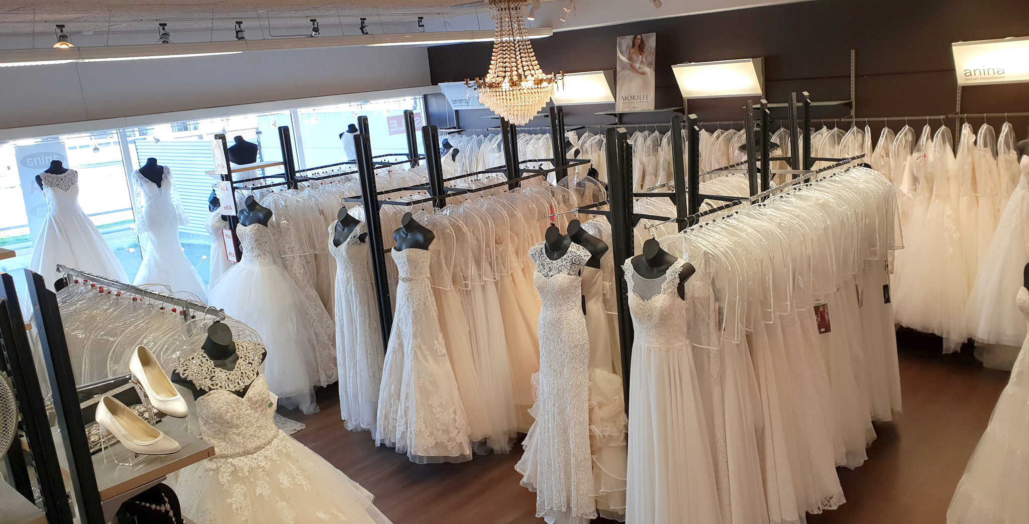 Bröllopsbutik - Anina - bröllopsklänningar