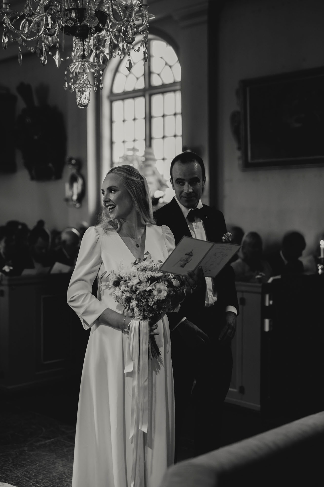 Vigseln i Dalarö Kyrka - Foto Sara Klintberg
