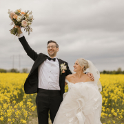 Malin & Rickard sa ja när rapsen blommade